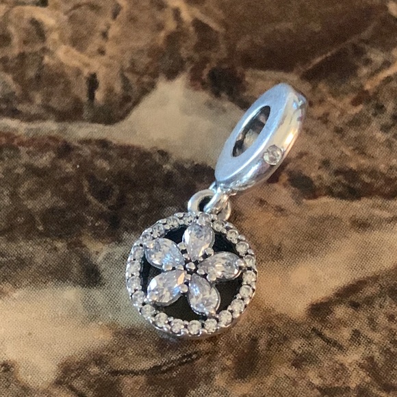 Authentic Pandora Sparkling Snowflake Circle Dangle Charm S925 ALE - Picture 4 of 4
